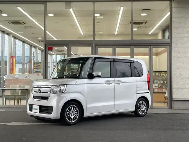 ホンダ Ｎ ＢＯＸ G L ターボ ホンダセンシング 埼玉県 2019(令1)年 4.2万km プラチナホワイトパール 禁煙車/Honda SENSING/純正メモリナビ/　　Bluetooth/CD/iPod/バックカメラ/両側パワースライドドア/アダプティブクルーズコントロール/LEDオートライト、オートハイビーム/アイドリングストップ/パドルシフト/充電用USBジャック/ロールサンシェイド(リアドア)/横滑り防止装置/車線維持支援システム/スペアキー/取扱説明書/保証書/純正夏タイヤ積込