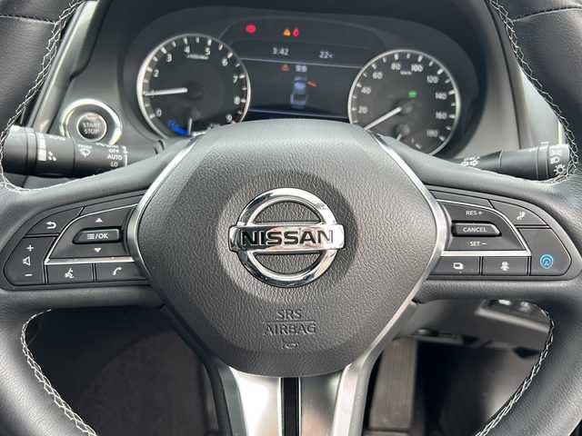 日産 スカイライン ハイブリッド GT 岐阜県 2020(令2)年 0.7万km スーパーブラック /ワンオーナー//メーカー純正ナビ/（フルセグTV/AM/FM/NissanConnectServises）//プロパイロット2.0/（車速・車間制御機能）/（車線維持機能）/（車線変更支援機能）/（追い越し支援機能）/（ルート走行支援機能）//前方衝突予測警報//後側方車両検知警報//後側方衝突防止支援システム//車線逸脱警報//車線逸脱防止支援システム//後退時衝突防御支援システム//踏み間違い衝突防止アシスト//標識探知機能//ヘッドアップディスプレイ//アクティブノイズコントロール//アラウンドビューモニター//バックカメラ//ETC//アクセサリーソケット//USBソケット//外部機器入力端子//取り扱い説明書//保証書