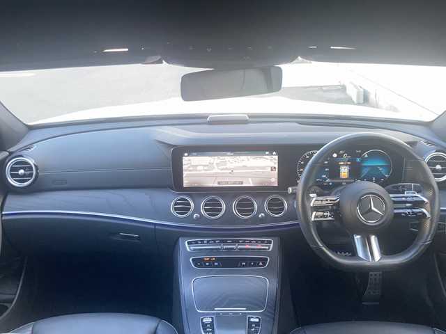 メルセデス・ベンツ Ｍ・ベンツ Ｅ２２０ｄ ステーションワゴン スポーツ 岐阜県 2021(令3)年 1.5万km ダイヤモンドホワイト アクティブブレーキアシスト/道路標識アシスト/アクティブレーンキーピングアシスト/レーンチェンジアシスト/ブラインドスポットアシスト/アテンションアシスト/アクティブステアリングアシスト/インテリジェントライトシステム/ロケイターライティング/アンビエントライト/シートキネクティ/ヘッドアップディスプレイ/エレクトロニックスタビリティプログラム/アダプティブクルーズコントロール/ベンツナビゲーションシステム/フルセグTV/Bluetooth/アラウンドビューモニター/ビルトインETC/純正ドライブレコーダー/パワーバックドア/パドルシフト/全席シートヒーター/前席パワーシート/前席シートメモリー/黒革シート/LEDヘッドライト/オートマチックハイビーム/保証書/取扱説明書/スペアキー