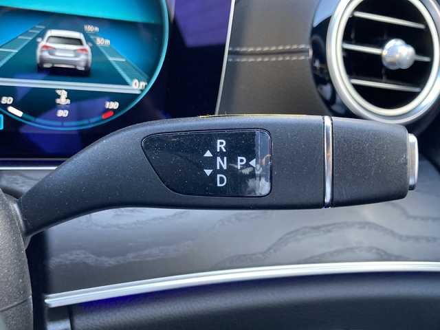 メルセデス・ベンツ Ｍ・ベンツ Ｅ２２０ｄ ステーションワゴン スポーツ 岐阜県 2021(令3)年 1.5万km ダイヤモンドホワイト アクティブブレーキアシスト/道路標識アシスト/アクティブレーンキーピングアシスト/レーンチェンジアシスト/ブラインドスポットアシスト/アテンションアシスト/アクティブステアリングアシスト/インテリジェントライトシステム/ロケイターライティング/アンビエントライト/シートキネクティ/ヘッドアップディスプレイ/エレクトロニックスタビリティプログラム/アダプティブクルーズコントロール/ベンツナビゲーションシステム/フルセグTV/Bluetooth/アラウンドビューモニター/ビルトインETC/純正ドライブレコーダー/パワーバックドア/パドルシフト/全席シートヒーター/前席パワーシート/前席シートメモリー/黒革シート/LEDヘッドライト/オートマチックハイビーム/保証書/取扱説明書/スペアキー