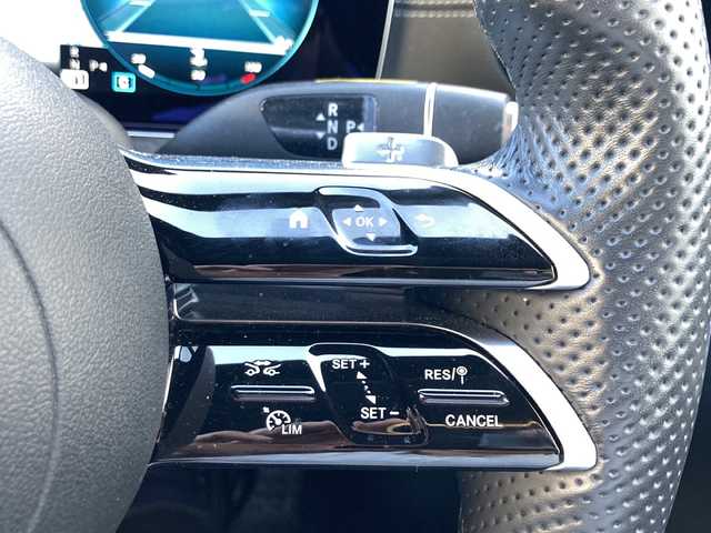 メルセデス・ベンツ Ｍ・ベンツ Ｅ２２０ｄ ステーションワゴン スポーツ 岐阜県 2021(令3)年 1.5万km ダイヤモンドホワイト アクティブブレーキアシスト/道路標識アシスト/アクティブレーンキーピングアシスト/レーンチェンジアシスト/ブラインドスポットアシスト/アテンションアシスト/アクティブステアリングアシスト/インテリジェントライトシステム/ロケイターライティング/アンビエントライト/シートキネクティ/ヘッドアップディスプレイ/エレクトロニックスタビリティプログラム/アダプティブクルーズコントロール/ベンツナビゲーションシステム/フルセグTV/Bluetooth/アラウンドビューモニター/ビルトインETC/純正ドライブレコーダー/パワーバックドア/パドルシフト/全席シートヒーター/前席パワーシート/前席シートメモリー/黒革シート/LEDヘッドライト/オートマチックハイビーム/保証書/取扱説明書/スペアキー