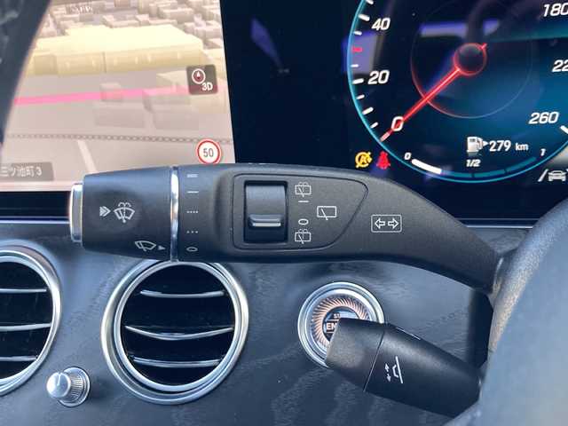 メルセデス・ベンツ Ｍ・ベンツ Ｅ２２０ｄ ステーションワゴン スポーツ 岐阜県 2021(令3)年 1.5万km ダイヤモンドホワイト アクティブブレーキアシスト/道路標識アシスト/アクティブレーンキーピングアシスト/レーンチェンジアシスト/ブラインドスポットアシスト/アテンションアシスト/アクティブステアリングアシスト/インテリジェントライトシステム/ロケイターライティング/アンビエントライト/シートキネクティ/ヘッドアップディスプレイ/エレクトロニックスタビリティプログラム/アダプティブクルーズコントロール/ベンツナビゲーションシステム/フルセグTV/Bluetooth/アラウンドビューモニター/ビルトインETC/純正ドライブレコーダー/パワーバックドア/パドルシフト/全席シートヒーター/前席パワーシート/前席シートメモリー/黒革シート/LEDヘッドライト/オートマチックハイビーム/保証書/取扱説明書/スペアキー