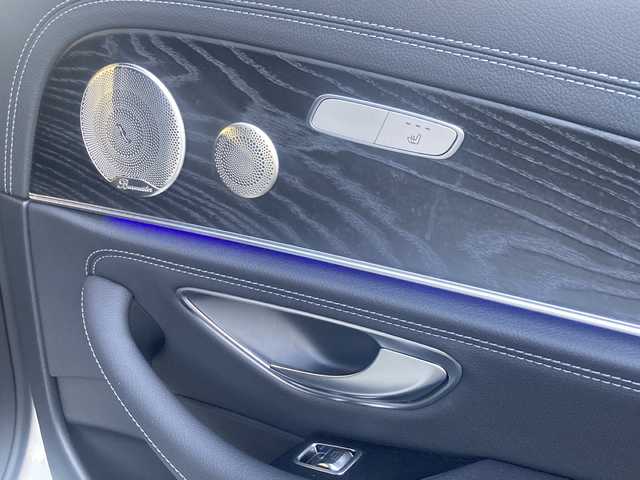 メルセデス・ベンツ Ｍ・ベンツ Ｅ２２０ｄ ステーションワゴン スポーツ 岐阜県 2021(令3)年 1.5万km ダイヤモンドホワイト アクティブブレーキアシスト/道路標識アシスト/アクティブレーンキーピングアシスト/レーンチェンジアシスト/ブラインドスポットアシスト/アテンションアシスト/アクティブステアリングアシスト/インテリジェントライトシステム/ロケイターライティング/アンビエントライト/シートキネクティ/ヘッドアップディスプレイ/エレクトロニックスタビリティプログラム/アダプティブクルーズコントロール/ベンツナビゲーションシステム/フルセグTV/Bluetooth/アラウンドビューモニター/ビルトインETC/純正ドライブレコーダー/パワーバックドア/パドルシフト/全席シートヒーター/前席パワーシート/前席シートメモリー/黒革シート/LEDヘッドライト/オートマチックハイビーム/保証書/取扱説明書/スペアキー