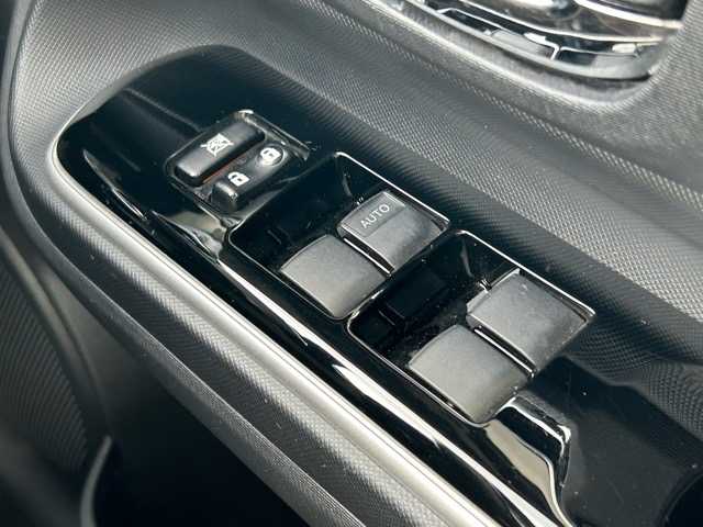 トヨタ アクア G 千葉県 2017(平29)年 2.9万km ライムホワイトパールクリスタルシャイン 純正メモリナビ/CD/DVD/Bluetooth/フルセグTV/バックカメラ/ETC2.0/ドライブレコーダー/プリクラッシュセーフティ/レーンディパーチャアラート/オートハイビーム/クルーズコントロール/スマートキー/プッシュスタート/ステアリングスイッチ/ウインカーミラー/純正フロアマット/保証書・取扱説明書/ナビ取扱説明書