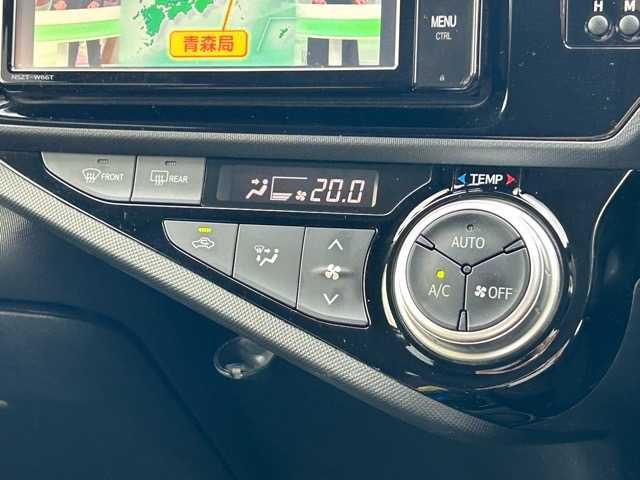 トヨタ アクア G 千葉県 2017(平29)年 2.9万km ライムホワイトパールクリスタルシャイン 純正メモリナビ/CD/DVD/Bluetooth/フルセグTV/バックカメラ/ETC2.0/ドライブレコーダー/プリクラッシュセーフティ/レーンディパーチャアラート/オートハイビーム/クルーズコントロール/スマートキー/プッシュスタート/ステアリングスイッチ/ウインカーミラー/純正フロアマット/保証書・取扱説明書/ナビ取扱説明書