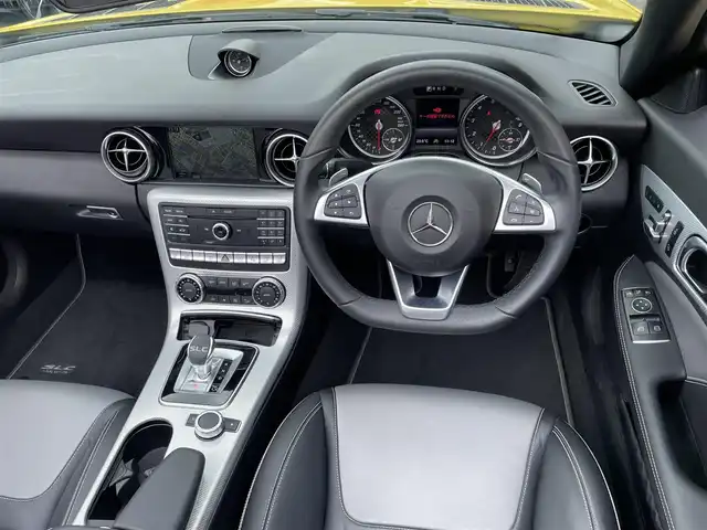 メルセデス・ベンツ ＳＬＣ１８０ スポーツ ファイナルED 神奈川県 2020(令2)年 1.3万km サンイエロー マジックスカイコントロール/専用ハーフレザーシート/AMG18インチAW/レーダーセーフティパッケージ/純正メモリーナビ・地デジTV/純正CD/DVD/USB/BT再生/バックモニター/ETC(DSRC)/エアスカーフ/パワーシート/シートヒーター/レーダークルーズコントロール/衝突軽減ブレーキ/LKA/BSM/LEDヘッドライト/コーナーセンサー/ドライブレコーダー/パドルシフト/アイドリングストップ/プッシュスタート/スマートキー×2/純正フロアマット/R3/4/5年ディーラー整備記録/保証書・取説あり