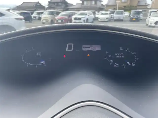 日産 セレナ HWS S HV Vセレ +SeftyⅡ 熊本県 2016(平28)年 6.8万km ダイヤモンドブラック 純正ナビ　/・BT/CD/DVD/USB/AM/FM/・フルセグTV/バックカメラ/・全方位カメラ/ビルトインETC/後席用モニター/両側パワースライドドア/クルーズコントロール/革巻きステアリング/・ステアリングリモコン/LEDヘッドライト/・フォグライト/・オートライト/電動格納ミラー/・ミラーウィンカー/純正フロアマット/プッシュスタート/・スマートキー/・スペアキー×１