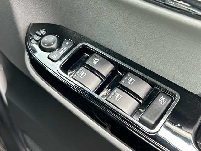 ダイハツ タント カスタム X セレクション 千葉県 2020(令2)年 2.7万km シャイニングホワイトパール １０V型インチ社外ナビ/フルセグTV/Bluetooth/CD/DVD/AndroidAuto/バックカメラ/ETC/両側パワースライドドア/ハーフレザーシート/前席シートヒーター/ロングスライドシート/衝突軽減アシスト/レーンキープアシスト/標識認識機能/先行車発進お知らせ/オートハイビーム/ウィンカーミラー/プッシュスタートボタン/スマートキー/スペアキー１本/LEDヘッドライト/純正14インチアルミホイール/取扱説明書/保証書