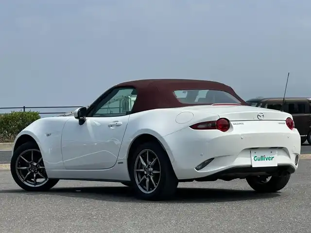 マツダ ロードスター 100周年特別記念車 島根県 2020(令2)年 7.6万km スノーフレイクホワイトパールマイカ ６MT/100周年特別記念車/純正SDナビ/(AM/FM/CD/DVD/Bluetooth/USB)/フルセグテレビ/BOSEサウンド/レザーシート/D/N席シートヒーター/クルーズコントロール/衝突軽減ブレーキ/レーンキープアシスト/ブラインドスポットモニター/リアパーキングセンサー/ドライブレコーダー/ビルトインETC/ステアリングスイッチ/純正１６アルミホイール/プッシュスタート/スマートキー/スペアキー×1/取扱説明書/保証書