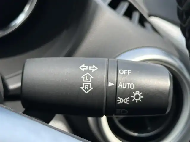 マツダ ロードスター 100周年特別記念車 島根県 2020(令2)年 7.6万km スノーフレイクホワイトパールマイカ ６MT/100周年特別記念車/純正SDナビ/(AM/FM/CD/DVD/Bluetooth/USB)/フルセグテレビ/BOSEサウンド/レザーシート/D/N席シートヒーター/クルーズコントロール/衝突軽減ブレーキ/レーンキープアシスト/ブラインドスポットモニター/リアパーキングセンサー/ドライブレコーダー/ビルトインETC/ステアリングスイッチ/純正１６アルミホイール/プッシュスタート/スマートキー/スペアキー×1/取扱説明書/保証書
