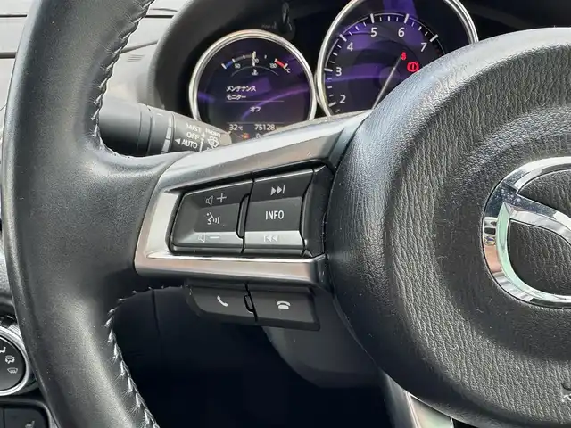 マツダ ロードスター 100周年特別記念車 島根県 2020(令2)年 7.6万km スノーフレイクホワイトパールマイカ ６MT/100周年特別記念車/純正SDナビ/(AM/FM/CD/DVD/Bluetooth/USB)/フルセグテレビ/BOSEサウンド/レザーシート/D/N席シートヒーター/クルーズコントロール/衝突軽減ブレーキ/レーンキープアシスト/ブラインドスポットモニター/リアパーキングセンサー/ドライブレコーダー/ビルトインETC/ステアリングスイッチ/純正１６アルミホイール/プッシュスタート/スマートキー/スペアキー×1/取扱説明書/保証書