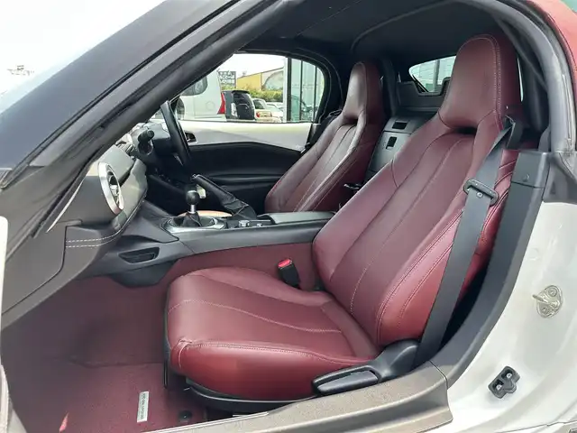 マツダ ロードスター 100周年特別記念車 島根県 2020(令2)年 7.6万km スノーフレイクホワイトパールマイカ ６MT/100周年特別記念車/純正SDナビ/(AM/FM/CD/DVD/Bluetooth/USB)/フルセグテレビ/BOSEサウンド/レザーシート/D/N席シートヒーター/クルーズコントロール/衝突軽減ブレーキ/レーンキープアシスト/ブラインドスポットモニター/リアパーキングセンサー/ドライブレコーダー/ビルトインETC/ステアリングスイッチ/純正１６アルミホイール/プッシュスタート/スマートキー/スペアキー×1/取扱説明書/保証書
