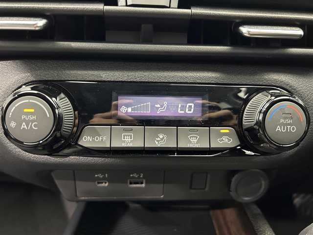 日産 オーラ G 鹿児島県 2024(令6)年 1.4万km オーロラフレアブルーパール 純正ナビ/(フルセグ/HDMI)/デジタルインナーミラー/ビルトインETC2.0/全方位カメラ/電動パーキングブレーキ/オートブレーキホールド/革巻きステアリング/ステアリングリモコン/LEDヘッドライト/フロントフォグランプ/BOSEパーソナルプラスサウンドシステム/インテリジェント エマージェンシーブレーキ/踏み間違い衝突防止アシスト/標識検知機能（進入禁止標識検知、最高速度標識検知、一時停止標識検知）/インテリジェント FCW（前方衝突予測警報）/LDW（車線逸脱警報）/インテリジェント DA（ふらつき警報）/インテリジェント LI （車線逸脱防止支援システム）/フロント&バックソナー/エマージェンシーストップシグナル/インテリジェント BSI（後側方衝突防止支援システム）/BSW（後側方車両検知警報）/RCTA（後退時車両検知警報）/車両接近通報装置