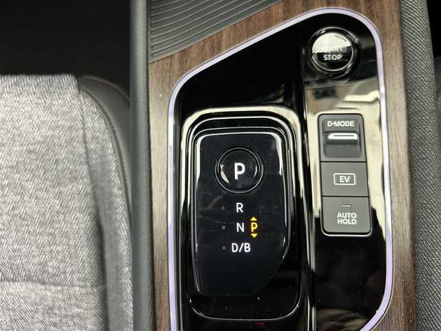 日産 オーラ G 鹿児島県 2024(令6)年 1.4万km オーロラフレアブルーパール 純正ナビ/(フルセグ/HDMI)/デジタルインナーミラー/ビルトインETC2.0/全方位カメラ/電動パーキングブレーキ/オートブレーキホールド/革巻きステアリング/ステアリングリモコン/LEDヘッドライト/フロントフォグランプ/BOSEパーソナルプラスサウンドシステム/インテリジェント エマージェンシーブレーキ/踏み間違い衝突防止アシスト/標識検知機能（進入禁止標識検知、最高速度標識検知、一時停止標識検知）/インテリジェント FCW（前方衝突予測警報）/LDW（車線逸脱警報）/インテリジェント DA（ふらつき警報）/インテリジェント LI （車線逸脱防止支援システム）/フロント&バックソナー/エマージェンシーストップシグナル/インテリジェント BSI（後側方衝突防止支援システム）/BSW（後側方車両検知警報）/RCTA（後退時車両検知警報）/車両接近通報装置