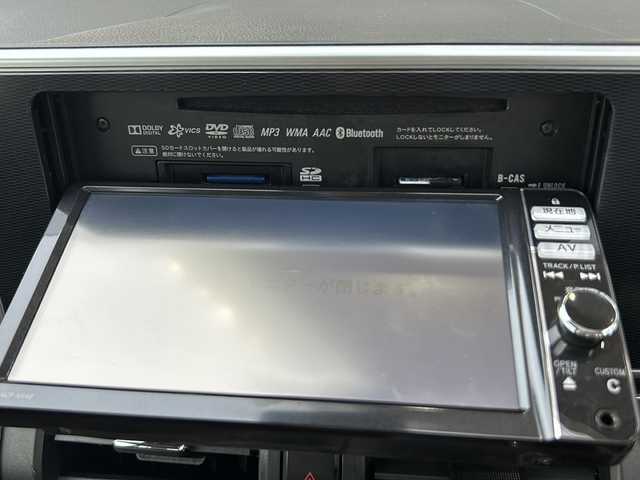 ダイハツ キャスト スタイル X SAⅡ 静岡県 2015(平27)年 3.9万km ファイアークォーツレッドM 純正ナビ/・CD/・DVD/・フルセグTV/・Bluetooth/・AM/・FM/主要装備/・衝突軽減/・バックカメラ/・コーナーセンサー/・横滑り防止装置/・純正フロアマット/・オートライト/・スマートキー/・プッシュスタート/・AAC
