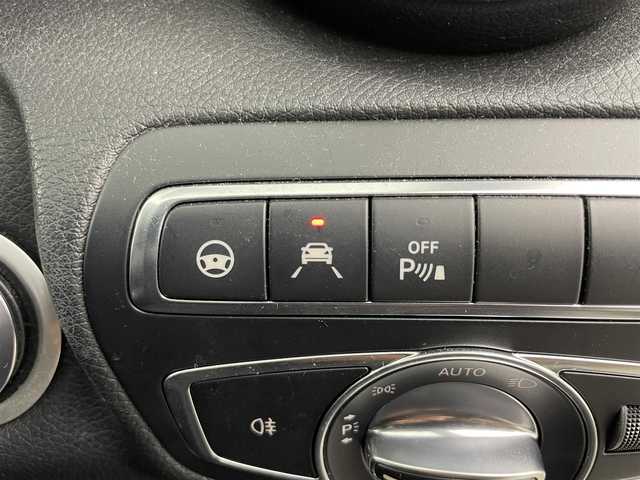 メルセデス・ベンツ Ｃ１８０ ステーションW ローレウスED 香川県 2017(平29)年 7.2万km パール サンルーフ/純正ナビ/【Bluetooth/CD/DVD】/ブルメスターオーディオ/バックカメラ/USB接続/パドルシフト/前席パワーシート/シートメモリー/ブラインドスポットモニター/ETC