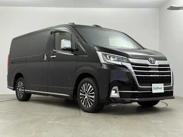 トヨタ グランエース プレミアム 愛知県 2021(令3)年 3.3万km ブラック デジタルインナーミラー/純正ナビ付きディスプレイオーディオ/パノラミックビューモニター/フルセグTV/Bluetooth/パノラミックビューモニター/全席パワーシート/全席シートヒーター/純正フリップダウンモニター/ビルトインETC/純正17インチAW/トヨタセーフティセンス/ブラインドスポットモニター/レーダークルーズコントロール/両側パワースライドドア/黒レザーシート/純正フロアマット/オットマン/リアサンシェード/オートハイビーム/全席バニティーミラー