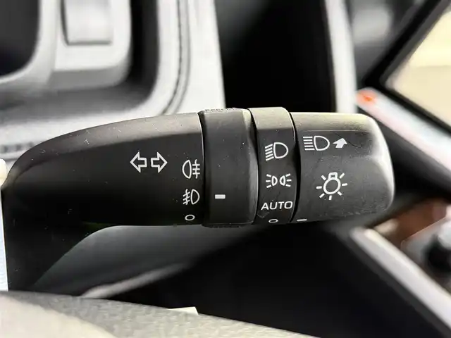 トヨタ グランエース プレミアム 愛知県 2021(令3)年 3.3万km ブラック デジタルインナーミラー/純正ナビ付きディスプレイオーディオ/パノラミックビューモニター/フルセグTV/Bluetooth/パノラミックビューモニター/全席パワーシート/全席シートヒーター/純正フリップダウンモニター/ビルトインETC/純正17インチAW/トヨタセーフティセンス/ブラインドスポットモニター/レーダークルーズコントロール/両側パワースライドドア/黒レザーシート/純正フロアマット/オットマン/リアサンシェード/オートハイビーム/全席バニティーミラー