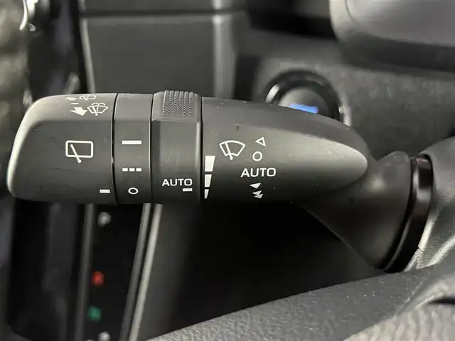 トヨタ グランエース プレミアム 愛知県 2021(令3)年 3.3万km ブラック デジタルインナーミラー/純正ナビ付きディスプレイオーディオ/パノラミックビューモニター/フルセグTV/Bluetooth/パノラミックビューモニター/全席パワーシート/全席シートヒーター/純正フリップダウンモニター/ビルトインETC/純正17インチAW/トヨタセーフティセンス/ブラインドスポットモニター/レーダークルーズコントロール/両側パワースライドドア/黒レザーシート/純正フロアマット/オットマン/リアサンシェード/オートハイビーム/全席バニティーミラー