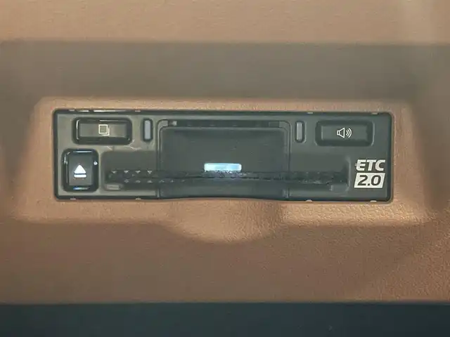 トヨタ ヴェルファイア ハイブリット Z プレミア 宮城県 2023(令5)年 5.5万km プラチナホワイトパールマイカ ツインムーンルーフ/トヨタセーフティーセンス/・プッシュスタートセーフティ/・レーンチェンジアシスト/・レーンディパーチャートアラート/・ロードサインアシスト/・リアクロストラフィックアラート/・フロントクロストラフィックアラート/・プロアクティブドライビングアシスト/・ブラインドスポットモニター/・パーキングサポートブレーキ/・後方車両接近告知/・周辺車両接近時サポート/・安全降車サポート/・クリアランスソナー/・リアカメラディテクション/純正ディスプレイオーディオ/・ナビ/Bluetooth/フルセグTV/USB/・全方位カメラ/・ETC2.0/・ドライブレコーダー/・純正デジタルインナーミラー/アイドリングストップ/純正ユニバーサルステップ/電子パーキング/・オートホールド/革巻きステアリング/・ステアリングヒーター（運転席/助手席/2列目席）/・ステアリングリモコン/レザーシート/・パワーシート（運転席/助手席/2列目席）/・エアシート（運転席/助手席/2列目席）/プッシュスタート/・スマートキー/LEDヘッドライト/・オートライト/・オートハイビーム/純正フロアマット