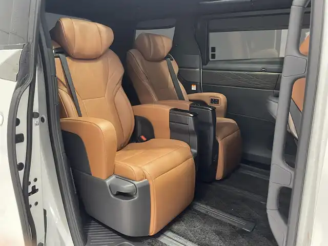 トヨタ ヴェルファイア ハイブリット Z プレミア 宮城県 2023(令5)年 5.5万km プラチナホワイトパールマイカ ツインムーンルーフ/トヨタセーフティーセンス/・プッシュスタートセーフティ/・レーンチェンジアシスト/・レーンディパーチャートアラート/・ロードサインアシスト/・リアクロストラフィックアラート/・フロントクロストラフィックアラート/・プロアクティブドライビングアシスト/・ブラインドスポットモニター/・パーキングサポートブレーキ/・後方車両接近告知/・周辺車両接近時サポート/・安全降車サポート/・クリアランスソナー/・リアカメラディテクション/純正ディスプレイオーディオ/・ナビ/Bluetooth/フルセグTV/USB/・全方位カメラ/・ETC2.0/・ドライブレコーダー/・純正デジタルインナーミラー/アイドリングストップ/純正ユニバーサルステップ/電子パーキング/・オートホールド/革巻きステアリング/・ステアリングヒーター（運転席/助手席/2列目席）/・ステアリングリモコン/レザーシート/・パワーシート（運転席/助手席/2列目席）/・エアシート（運転席/助手席/2列目席）/プッシュスタート/・スマートキー/LEDヘッドライト/・オートライト/・オートハイビーム/純正フロアマット