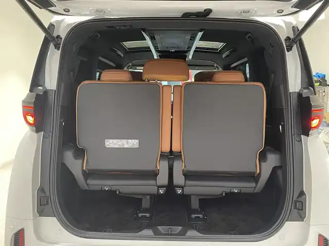 トヨタ ヴェルファイア ハイブリット Z プレミア 宮城県 2023(令5)年 5.5万km プラチナホワイトパールマイカ ツインムーンルーフ/トヨタセーフティーセンス/・プッシュスタートセーフティ/・レーンチェンジアシスト/・レーンディパーチャートアラート/・ロードサインアシスト/・リアクロストラフィックアラート/・フロントクロストラフィックアラート/・プロアクティブドライビングアシスト/・ブラインドスポットモニター/・パーキングサポートブレーキ/・後方車両接近告知/・周辺車両接近時サポート/・安全降車サポート/・クリアランスソナー/・リアカメラディテクション/純正ディスプレイオーディオ/・ナビ/Bluetooth/フルセグTV/USB/・全方位カメラ/・ETC2.0/・ドライブレコーダー/・純正デジタルインナーミラー/アイドリングストップ/純正ユニバーサルステップ/電子パーキング/・オートホールド/革巻きステアリング/・ステアリングヒーター（運転席/助手席/2列目席）/・ステアリングリモコン/レザーシート/・パワーシート（運転席/助手席/2列目席）/・エアシート（運転席/助手席/2列目席）/プッシュスタート/・スマートキー/LEDヘッドライト/・オートライト/・オートハイビーム/純正フロアマット