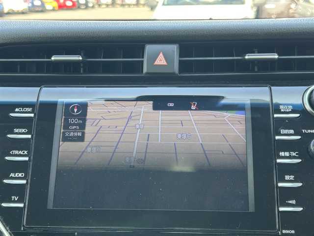 トヨタ カムリ G レザーパッケージ 岡山県 2018(平30)年 5.7万km アティチュードブラックマイカ 登録時走行距離56716km/モデリスタ/純正ナビ/フルセグTV(AM/FM/CD/DVD/Bluetooth)/バックカメラ/ビルトインETC2.0/ヘッドアップディスプレイ/トヨタセーフティセンス/・ブラインドスポットモニター/・レーダークルーズコントロール/・オートマチックハイビーム/・プリクラッシュセーフティ/・レーンディバーチャーアラート/横滑り防止装置/電子パーキング/オートブレーキホールド/D/N席パワーシート/D/N席シートヒーター/本革シート/純正フロアマット/17インチ社外AW