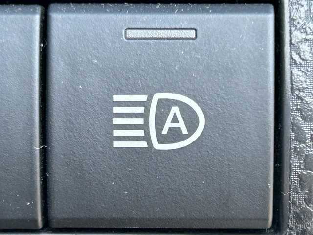 トヨタ カムリ G レザーパッケージ 岡山県 2018(平30)年 5.7万km アティチュードブラックマイカ 登録時走行距離56716km/モデリスタ/純正ナビ/フルセグTV(AM/FM/CD/DVD/Bluetooth)/バックカメラ/ビルトインETC2.0/ヘッドアップディスプレイ/トヨタセーフティセンス/・ブラインドスポットモニター/・レーダークルーズコントロール/・オートマチックハイビーム/・プリクラッシュセーフティ/・レーンディバーチャーアラート/横滑り防止装置/電子パーキング/オートブレーキホールド/D/N席パワーシート/D/N席シートヒーター/本革シート/純正フロアマット/17インチ社外AW