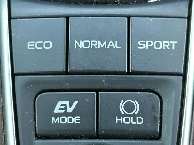 トヨタ カムリ G レザーパッケージ 岡山県 2018(平30)年 5.7万km アティチュードブラックマイカ 登録時走行距離56716km/モデリスタ/純正ナビ/フルセグTV(AM/FM/CD/DVD/Bluetooth)/バックカメラ/ビルトインETC2.0/ヘッドアップディスプレイ/トヨタセーフティセンス/・ブラインドスポットモニター/・レーダークルーズコントロール/・オートマチックハイビーム/・プリクラッシュセーフティ/・レーンディバーチャーアラート/横滑り防止装置/電子パーキング/オートブレーキホールド/D/N席パワーシート/D/N席シートヒーター/本革シート/純正フロアマット/17インチ社外AW