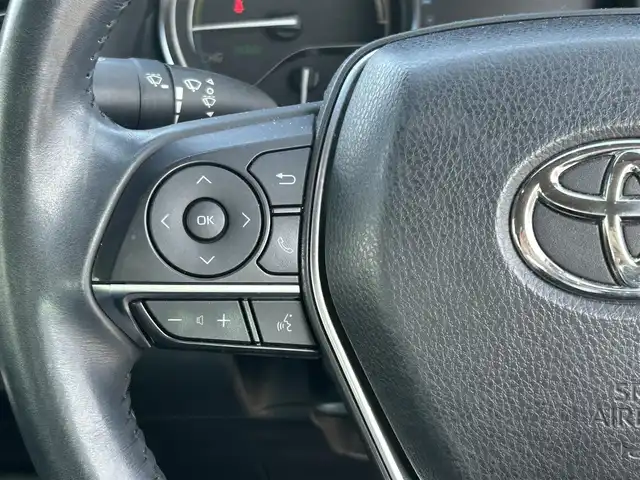 トヨタ カムリ G レザーパッケージ 岡山県 2018(平30)年 5.7万km アティチュードブラックマイカ 登録時走行距離56716km/モデリスタ/純正ナビ/フルセグTV(AM/FM/CD/DVD/Bluetooth)/バックカメラ/ビルトインETC2.0/ヘッドアップディスプレイ/トヨタセーフティセンス/・ブラインドスポットモニター/・レーダークルーズコントロール/・オートマチックハイビーム/・プリクラッシュセーフティ/・レーンディバーチャーアラート/横滑り防止装置/電子パーキング/オートブレーキホールド/D/N席パワーシート/D/N席シートヒーター/本革シート/純正フロアマット/17インチ社外AW