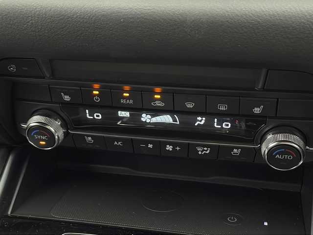 マツダ ＣＸ－８ XD スポーツアピアランス 千葉県 2023(令5)年 2万km ジェットブラックマイカ 純正ナビ/　Bluetooth/フルセグTV/Apple car play/Android Auto/レーダークルーズコントロール/レーンキープアシスト/衝突軽減ブレーキ/クリアランスソナー/標識認識機能/ヘッドアップディスプレイ/全方位カメラ/ブラインドスポットモニター/電動パーキング/オートホールド/パワーバックドア/ワイヤレス充電/レザーシート/前席パワーシート/前席エアーシート/シートヒーター（セカンドシートまで）/ステアリングヒーター/ETC/前後ドラレコ/ロールサンシェード/フロアマット