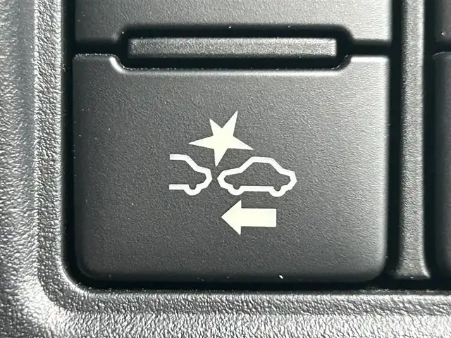 トヨタ ヴォクシー ZS 煌 岡山県 2018(平30)年 9.4万km イナズマスパーキングブラックガラスフレーク 登録時走行距離93718km/純正9インチナビ/フルセグTV(AM.FM.CD.DVD.TV.BT)/両側パワースライドドア/バックカメラ/ビルトインETC/トヨタセーフティセンス/・衝突軽減ブレーキ/・レーンキープアシスト/・オートマチックハイビーム/横滑り防止装置/クルーズコントロール/オートライト/アイドリングストップ/16インチ純正AW/純正フロアマット/プッシュスタート/スマートキー