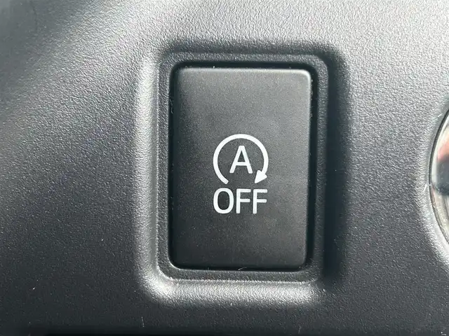 トヨタ ヴォクシー ZS 煌 岡山県 2018(平30)年 9.4万km イナズマスパーキングブラックガラスフレーク 登録時走行距離93718km/純正9インチナビ/フルセグTV(AM.FM.CD.DVD.TV.BT)/両側パワースライドドア/バックカメラ/ビルトインETC/トヨタセーフティセンス/・衝突軽減ブレーキ/・レーンキープアシスト/・オートマチックハイビーム/横滑り防止装置/クルーズコントロール/オートライト/アイドリングストップ/16インチ純正AW/純正フロアマット/プッシュスタート/スマートキー