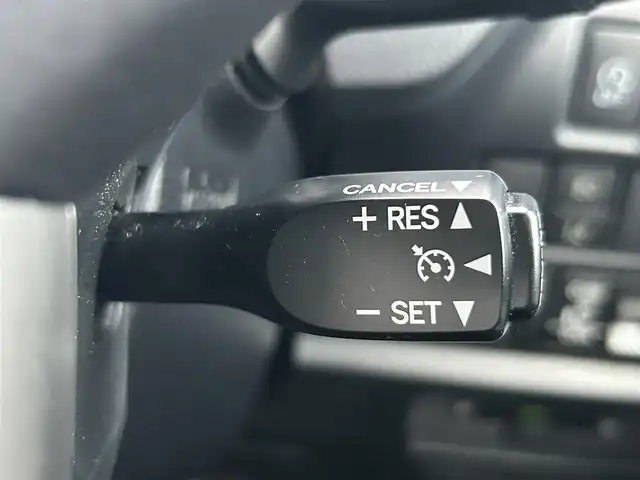 トヨタ ヴォクシー ZS 煌 岡山県 2018(平30)年 9.4万km イナズマスパーキングブラックガラスフレーク 登録時走行距離93718km/純正9インチナビ/フルセグTV(AM.FM.CD.DVD.TV.BT)/両側パワースライドドア/バックカメラ/ビルトインETC/トヨタセーフティセンス/・衝突軽減ブレーキ/・レーンキープアシスト/・オートマチックハイビーム/横滑り防止装置/クルーズコントロール/オートライト/アイドリングストップ/16インチ純正AW/純正フロアマット/プッシュスタート/スマートキー