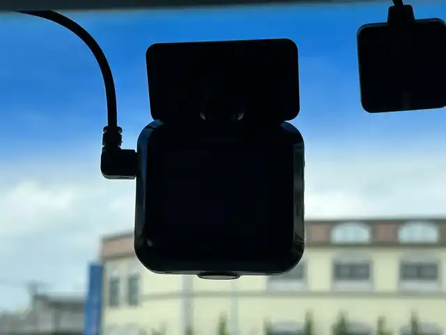 ホンダ Ｎ ＢＯＸ カスタム G Lパッケージ 沖縄県 2015(平27)年 6.7万km 黒 (株)IDOMが運営する【じしゃロンコザ店】の自社ローン専用車両になりますこちらは現金またはオートローンご利用時の価格です。自社ローンご希望の方は別途その旨お申付け下さい/フルセグナビ　/ＥＴＣ　/スマートキー　/プッシュスタート　/パワーウィンドウ　/パワーステアリング　/バックカメラ　/ドライブレコーダー前方　/純正アルミホイール　/純正フロアマット　/Ｂｌｕｅｔｏｏｔｈ接続