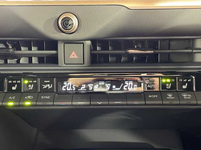 トヨタ クラウン クロスオーバー 福岡県 2025(令7)年 0.1万km プレシャスホワイトパール 純正12.3インチディスプレイオーディオPlus/パノラマムーンルーフ/パノラミックビューモニター/トヨタセーフティーセンス/ビルトインETC2.0/デジタルインナーミラー/パワートランクリッド/３眼LEDヘッドライト/オートライト/アダプティブハイビーム/アダプティブクルーズコントロール/レーントレーシングアシスト/ブラインドスポットモニター/保証書