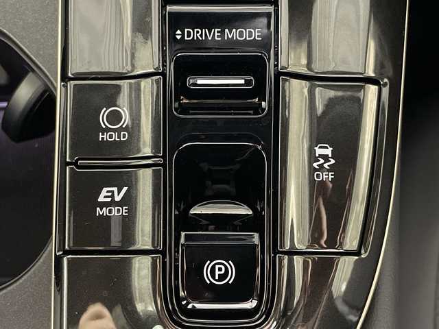 トヨタ クラウン クロスオーバー 福岡県 2025(令7)年 0.1万km プレシャスホワイトパール 純正12.3インチディスプレイオーディオPlus/パノラマムーンルーフ/パノラミックビューモニター/トヨタセーフティーセンス/ビルトインETC2.0/デジタルインナーミラー/パワートランクリッド/３眼LEDヘッドライト/オートライト/アダプティブハイビーム/アダプティブクルーズコントロール/レーントレーシングアシスト/ブラインドスポットモニター/保証書