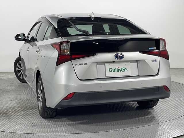 トヨタ プリウス A プレミアム 広島県 2019(平31)年 5万km シルバーM ALPINE９型ナビ/バックカメラ/温/冷シート/パワーシート(運転席)/パーキングアシスト/ブラインドスポットモニター/ヘッドアップディスプレイ/レーダークルーズコントロール/ＨＤＭＩ/1500W給電/前方ドラレコ/ＥＴＣ/オートマチックハイビーム/レーンキープ/衝突軽減/踏み間違い防止/コーナーセンサー/フルセグ/純正15インチホイールカバー(195/65/R15)/エアバッグ(運転席/助手席/サイド/カーテン)