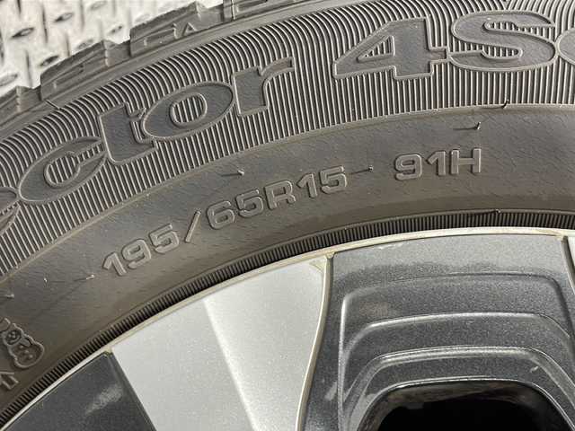 トヨタ プリウス A プレミアム 広島県 2019(平31)年 5万km シルバーM ALPINE９型ナビ/バックカメラ/温/冷シート/パワーシート(運転席)/パーキングアシスト/ブラインドスポットモニター/ヘッドアップディスプレイ/レーダークルーズコントロール/ＨＤＭＩ/1500W給電/前方ドラレコ/ＥＴＣ/オートマチックハイビーム/レーンキープ/衝突軽減/踏み間違い防止/コーナーセンサー/フルセグ/純正15インチホイールカバー(195/65/R15)/エアバッグ(運転席/助手席/サイド/カーテン)