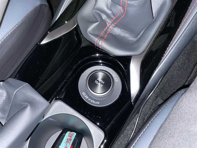 トヨタ ＧＲカローラ RZ 千葉県 2024(令6)年 1.1万km グレー ワンオーナー/6速MT/フロントリップ/リアスポイラー/ステアリングヒーター/トヨタセーフティセンス/ACC/LKA//パンク修理キット/ナビ/　。フルセグTV/Blue Tooth/USB/LEDヘッドライト/　・オートハイビーム/ビルトインETC2.0/バックカメラ/取説/保証書/スペアキー/R7ディーラー記録簿