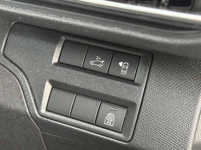 プジョー ３００８ クロスシティ ブルーHDi 愛知県 2020(令2)年 3万km グレー /禁煙/正規ディーラー車/ディーラー整備記録簿R4.5//ファーストクラスパッケージ//パノラミックガラスルーフ//360°カメラ//ハーフレザーシート//D席メモリ付きパワーシート//シートヒーター/マッサージ付//マルチポイントランバーサポート//パークアシスト//純正ディスプレイオーディオ/USB/MirrorLink//AppleCarPlay/AndroidAuto//バック/サイド/フロントカメラ//前後ドラレコ//革巻きステア/ステアスイッチ/パドルシフト//電動パーキングブレーキ//照明付きバニティミラー//純正LEDオートライト/オートハイビーム/純正LEDフォグ//ハンズフリーパワーバックドア//純正18インチAW//ACC/レーンキープアシスト/BSM/衝突軽減ブレーキ//パーキングセンサー//新車時保証書//取扱説明書//ドラレコ取説//スペアスマートキー有
