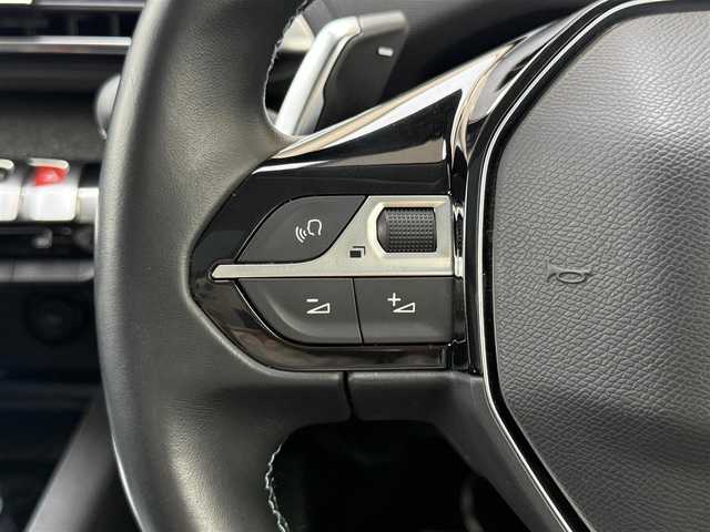 プジョー ３００８ クロスシティ ブルーHDi 愛知県 2020(令2)年 3万km グレー /禁煙/正規ディーラー車/ディーラー整備記録簿R4.5//ファーストクラスパッケージ//パノラミックガラスルーフ//360°カメラ//ハーフレザーシート//D席メモリ付きパワーシート//シートヒーター/マッサージ付//マルチポイントランバーサポート//パークアシスト//純正ディスプレイオーディオ/USB/MirrorLink//AppleCarPlay/AndroidAuto//バック/サイド/フロントカメラ//前後ドラレコ//革巻きステア/ステアスイッチ/パドルシフト//電動パーキングブレーキ//照明付きバニティミラー//純正LEDオートライト/オートハイビーム/純正LEDフォグ//ハンズフリーパワーバックドア//純正18インチAW//ACC/レーンキープアシスト/BSM/衝突軽減ブレーキ//パーキングセンサー//新車時保証書//取扱説明書//ドラレコ取説//スペアスマートキー有