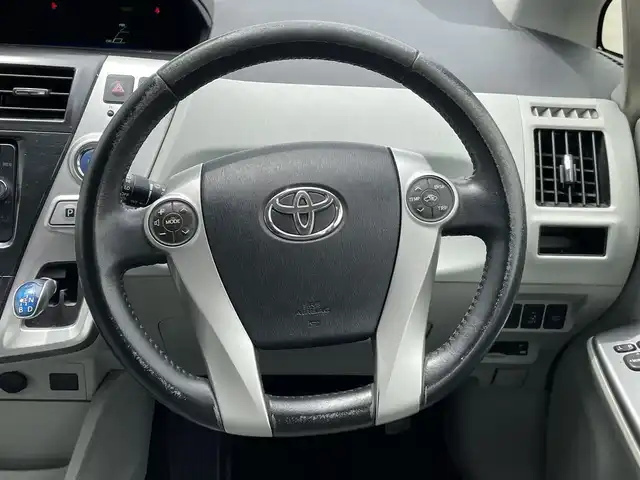 トヨタ プリウス α S ツーリングセレクション 富山県 2013(平25)年 11.5万km ブラック (株)IDOMが運営する【じしゃロン富山店】の自社ローン専用車両になります。こちらは現金またはオートローンご利用時の価格です。自社ローンご希望の方は別途その旨お申し付け下さい/バックカメラ/純正ナビ/フルセグテレビ/ETC/プッシュスタート