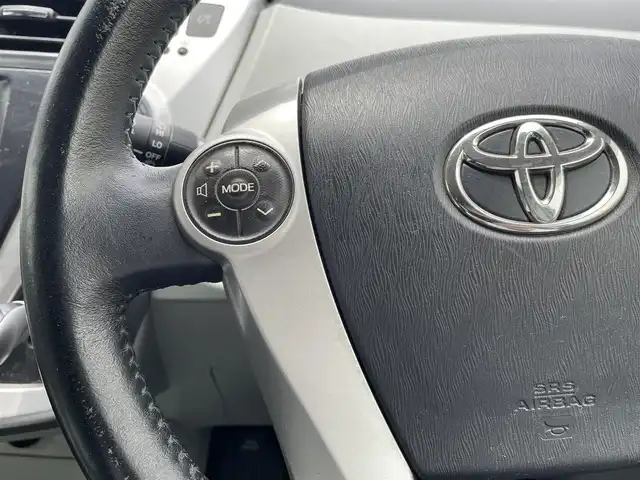 トヨタ プリウス α S ツーリングセレクション 富山県 2013(平25)年 11.5万km ブラック (株)IDOMが運営する【じしゃロン富山店】の自社ローン専用車両になります。こちらは現金またはオートローンご利用時の価格です。自社ローンご希望の方は別途その旨お申し付け下さい/バックカメラ/純正ナビ/フルセグテレビ/ETC/プッシュスタート