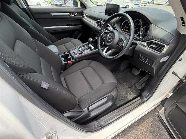 マツダ ＣＸ－５ XD 大分県 2020(令2)年 5.8万km スノーフレイクホワイトパールマイカ ・マツダコネクト(CD.DVD.SD.BT.USB.AUX)/・全方位カメラ/・フルセグテレビ/・スマートシティブレーキサポート/・ブラインドスポットモニター/・コーナーセンサー/・レーダークルーズコントロール/・ドライブレコーダー/・ETC/・オートハイビーム/・パドルシフト/・ブレーキホールド/・ステアリングリモコン/・スマートキー/・プッシュスタート
