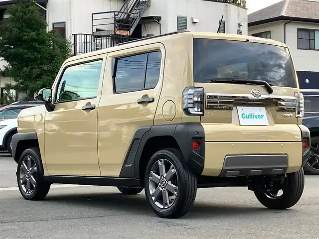 ダイハツ タフト G ダーククロムベンチャー 静岡県 2024(令6)年 0.1千km サンドベージュメタリック エンジンスタートボタン/パワーステアリング/パワーウィンドウ/保証書/取扱説明書/アイドリングストップ/スマートキー/オートエアコン/クルーズコントロール/USB入力端子/バックカメラ/純正9インチナビ（ワンセグ/BT）/ガラスルーフ/純正フロアマット/D席N席シートヒーター/純正アルミホイール/ABS/横滑り防止装置/コーナーセンサー前後/レーンキープアシスト/オートライト/LEDヘッドライト/W＋サイドエアバック/衝突軽減システム/カーテンエアバック