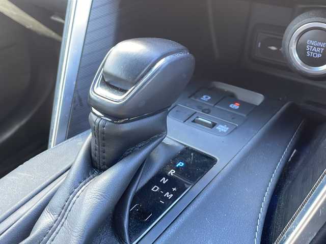 トヨタ ハリアー G レザーパッケージ 福岡県 2021(令3)年 3.7万km プレシャスブラックパール ワンオーナー/純正ナビ（Bluetooth・バックカメラ）/デジタルインナーミラー/運転席メモリー付きパワーシート/100Wコンセント/レーダークルーズコントロール/ビルトインETC/電動リアゲート/クリアランスソナー/コーナーセンサー/先進車お知らせ機能/パワーシート（運転席・助手席）/エアーシート（運転席・助手席）/MTモード付AT/モードセレクト（エコ・ノーマル・スポーツ）/ステアリングヒーター/純正アルミホイール/純正フロアマット/横滑り防止装置/レーンキープアシスト/盗難防止装置/ABS/エアバック（運転席・助手席・サイド）/取扱説明書/保証書/スペアキー