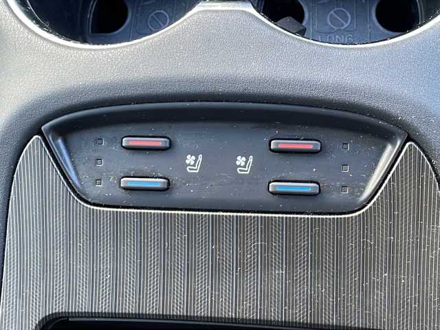 トヨタ ハリアー G レザーパッケージ 福岡県 2021(令3)年 3.7万km プレシャスブラックパール ワンオーナー/純正ナビ（Bluetooth・バックカメラ）/デジタルインナーミラー/運転席メモリー付きパワーシート/100Wコンセント/レーダークルーズコントロール/ビルトインETC/電動リアゲート/クリアランスソナー/コーナーセンサー/先進車お知らせ機能/パワーシート（運転席・助手席）/エアーシート（運転席・助手席）/MTモード付AT/モードセレクト（エコ・ノーマル・スポーツ）/ステアリングヒーター/純正アルミホイール/純正フロアマット/横滑り防止装置/レーンキープアシスト/盗難防止装置/ABS/エアバック（運転席・助手席・サイド）/取扱説明書/保証書/スペアキー