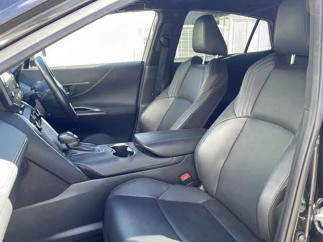 トヨタ ハリアー G レザーパッケージ 福岡県 2021(令3)年 3.7万km プレシャスブラックパール ワンオーナー/純正ナビ（Bluetooth・バックカメラ）/デジタルインナーミラー/運転席メモリー付きパワーシート/100Wコンセント/レーダークルーズコントロール/ビルトインETC/電動リアゲート/クリアランスソナー/コーナーセンサー/先進車お知らせ機能/パワーシート（運転席・助手席）/エアーシート（運転席・助手席）/MTモード付AT/モードセレクト（エコ・ノーマル・スポーツ）/ステアリングヒーター/純正アルミホイール/純正フロアマット/横滑り防止装置/レーンキープアシスト/盗難防止装置/ABS/エアバック（運転席・助手席・サイド）/取扱説明書/保証書/スペアキー