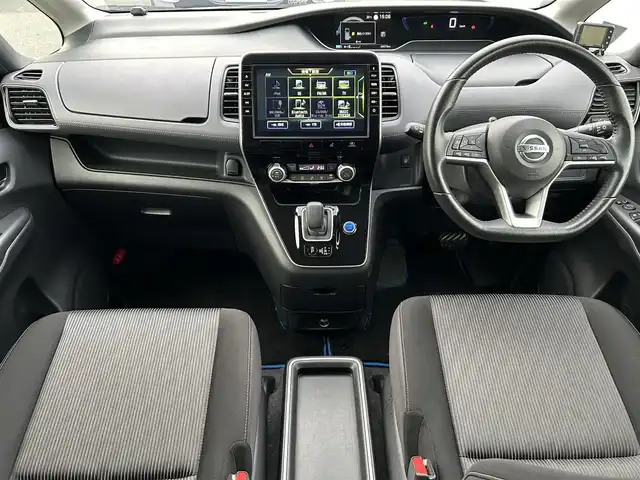 日産 セレナ e－パワー ハイウェイスター 兵庫県 2020(令2)年 4.5万km ダークメタルグレー 純正9インチナビ/フルセグTV/BTオーディオ/CD/DVD/バックカメラ/ETC/プッシュスタート/純正フロアマット/LEDライト/オートライト/FOGランプ/ライトレベライザー/スペアキー/スマートキー/純正15インチアルミホイール